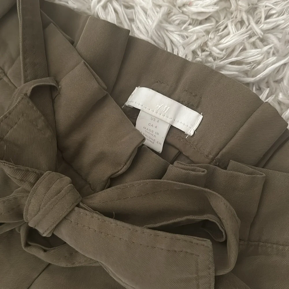 H&M pants - Picture 2 of 2